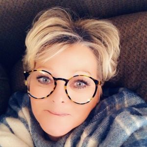 Hi👋Mary Beth & I'm tired, I'm getting rid of it all! I HAVE STUFF!!